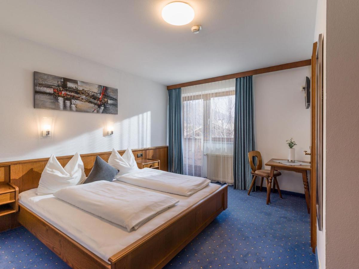 Edelweiss Hotel 3*